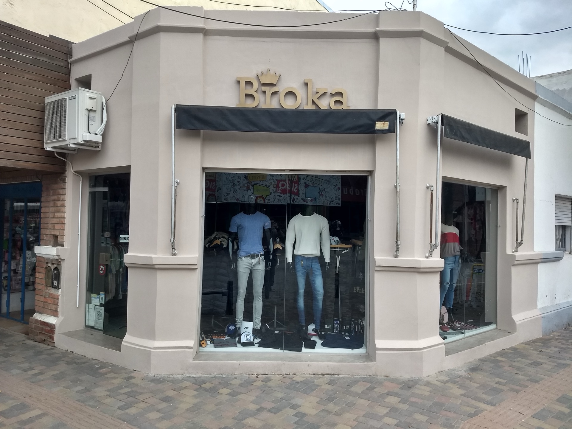 Clothing Store — Broka 5