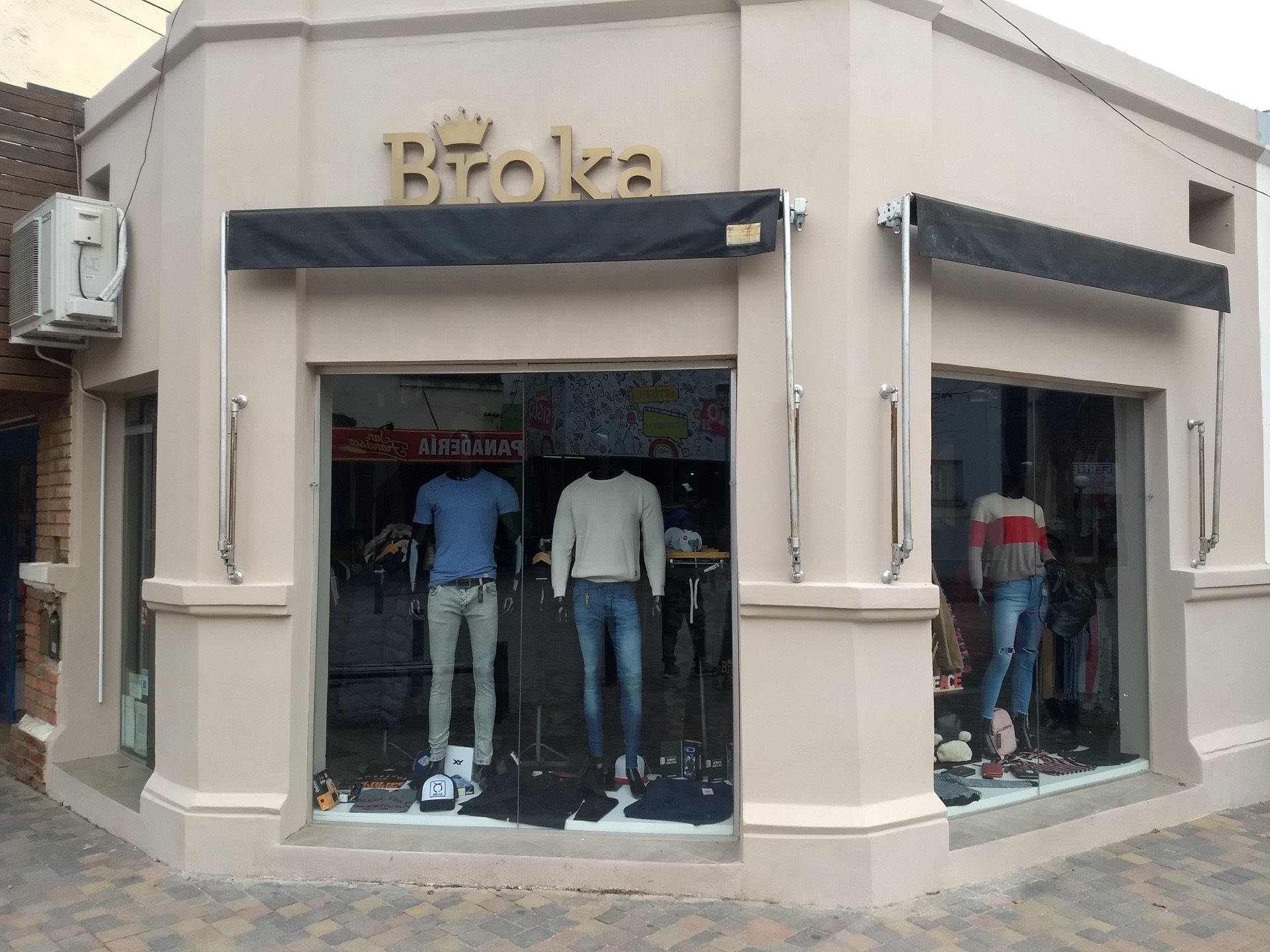 Clothing Store — Broka 7