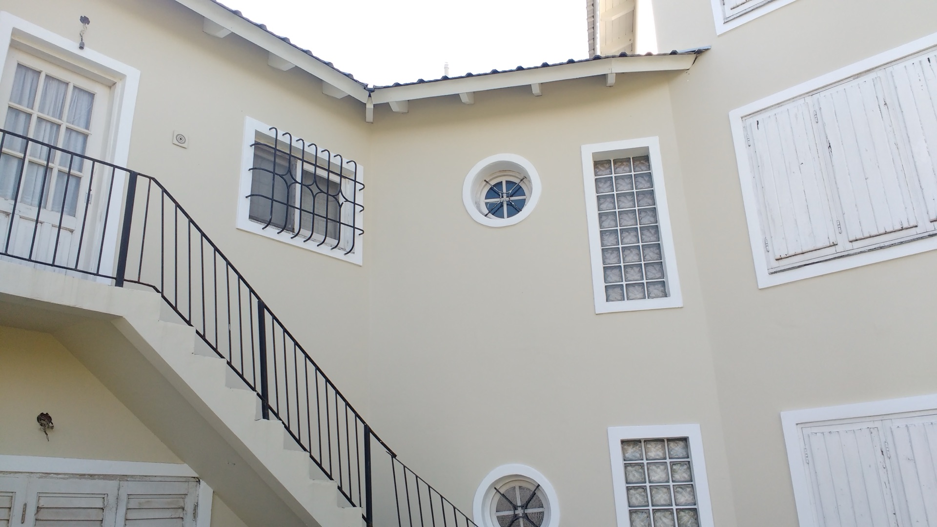 House — Gutierrez 12
