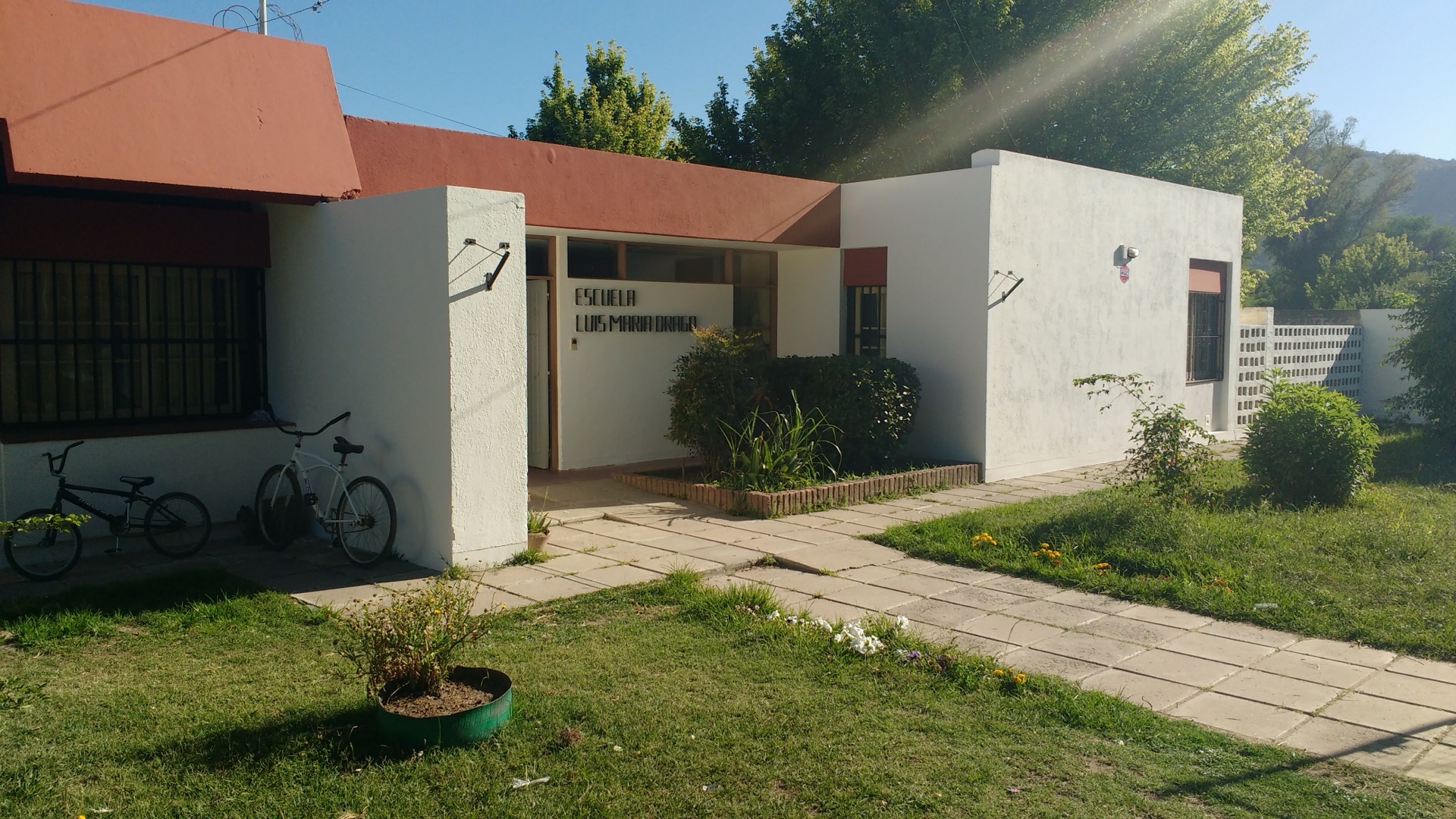 School — Luis María Drago 3