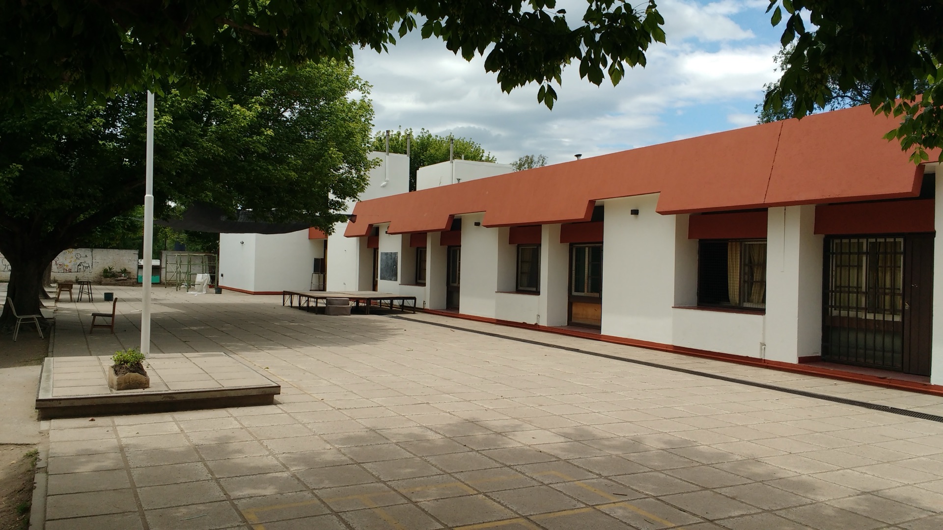 School — Luis María Drago 31