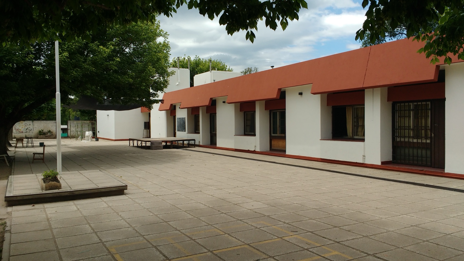 School — Luis María Drago 32