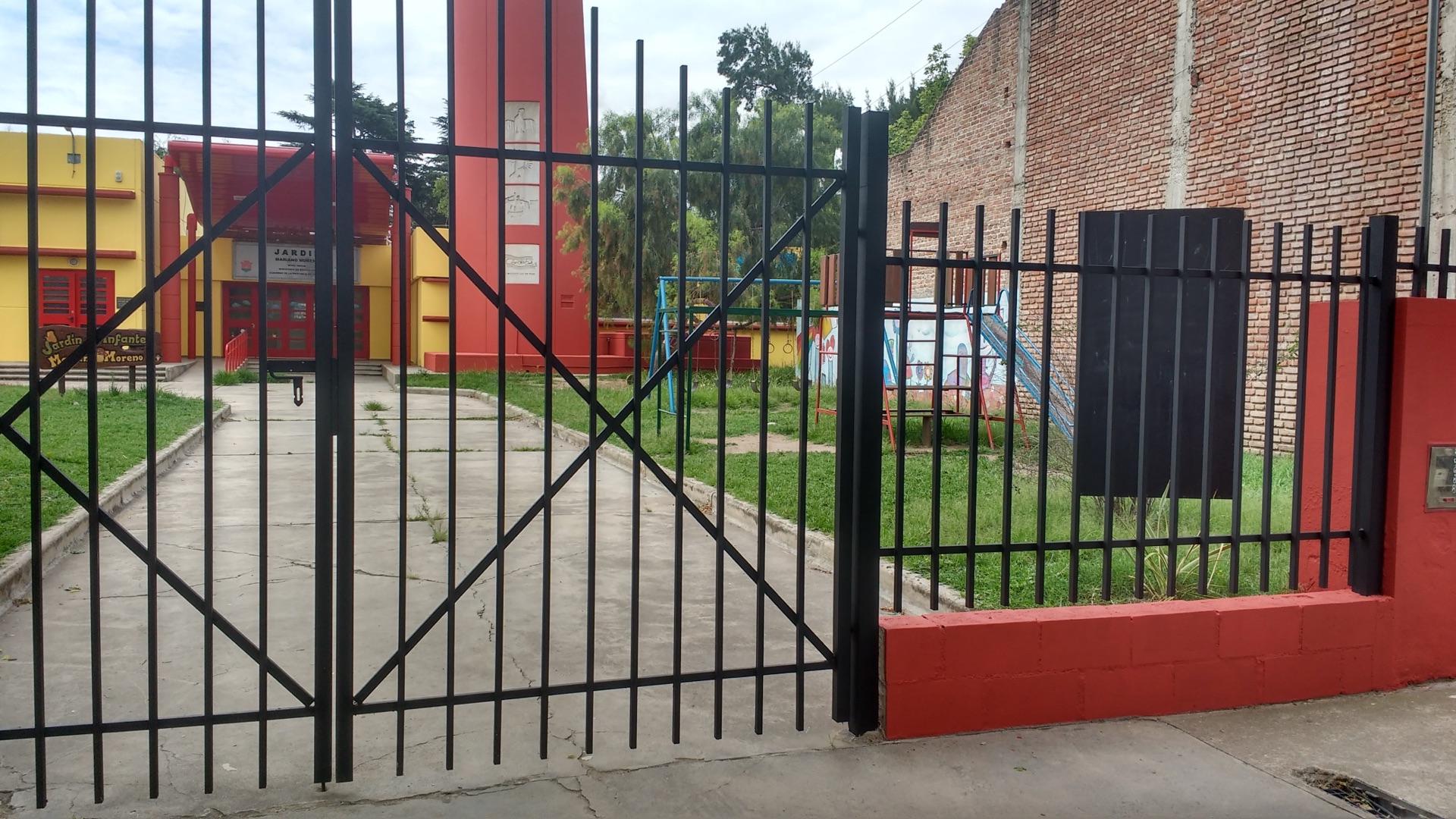 School — Mariano Moreno 35