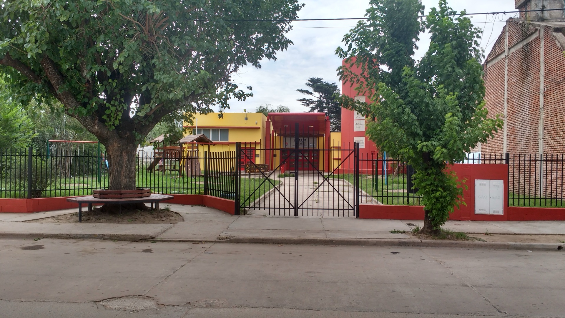 School — Mariano Moreno 36