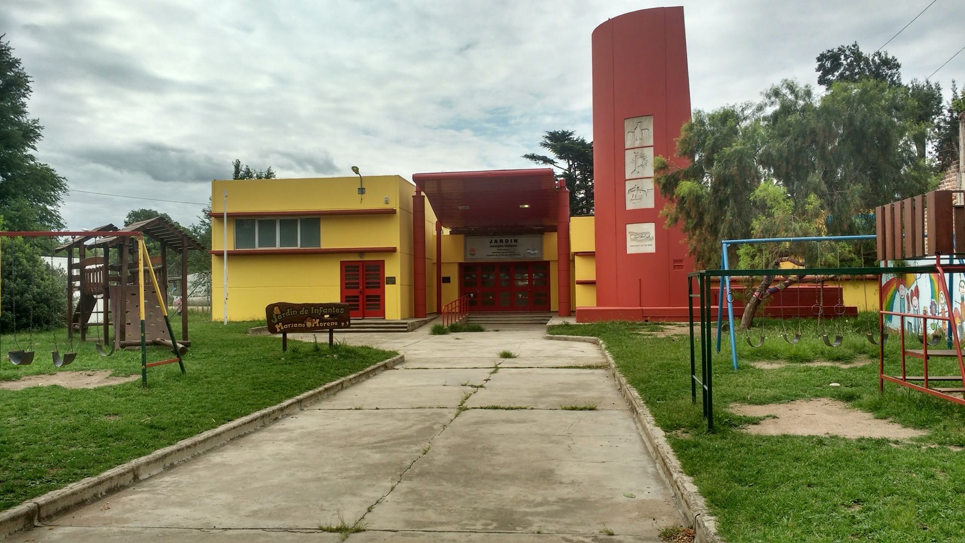 School — Mariano Moreno 37